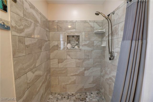 2019 SW 43rd TER, Cape Coral, FL 33914