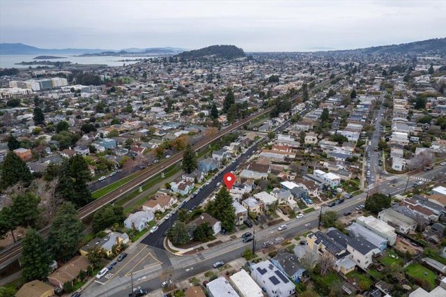 1127 Key Route Blvd, Albany, CA 94706