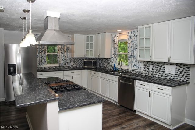 1087 Krumroy Road, Akron, OH 44306