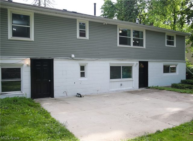 1087 Krumroy Road, Akron, OH 44306