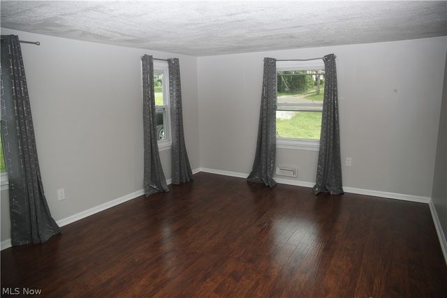 1087 Krumroy Road, Akron, OH 44306