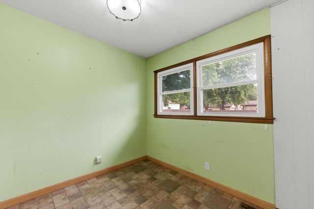 1101 W 4th St, Haysville, KS 67060