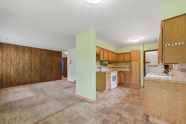 1101 W 4th St, Haysville, KS 67060