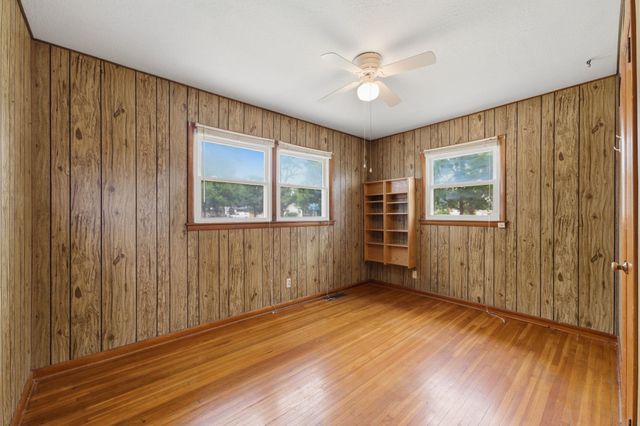 1101 W 4th St, Haysville, KS 67060