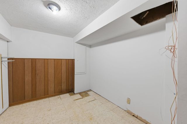 1101 W 4th St, Haysville, KS 67060