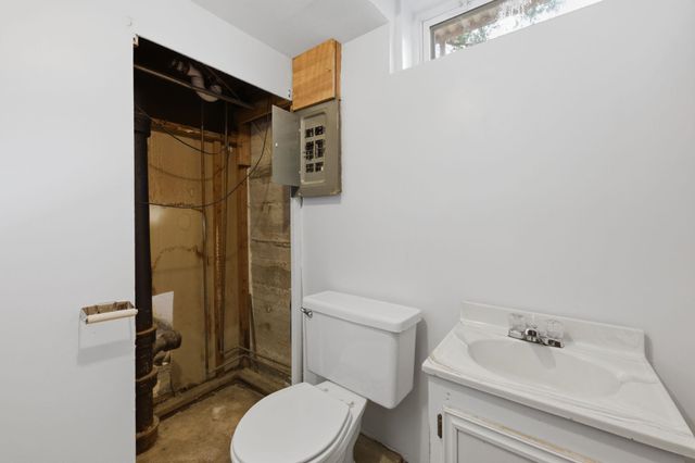 1101 W 4th St, Haysville, KS 67060