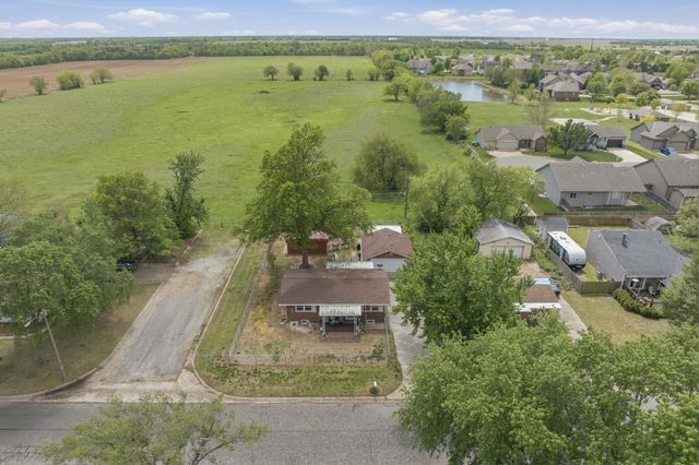 1101 W 4th St, Haysville, KS 67060