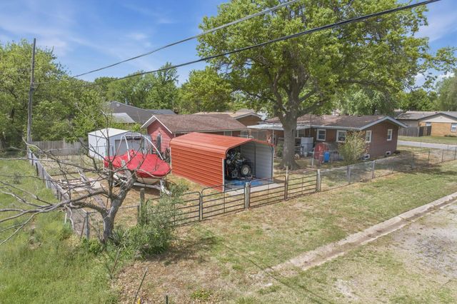 1101 W 4th St, Haysville, KS 67060