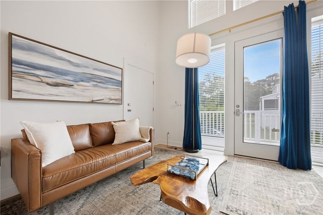 14 East Street, Savannah, GA 31410