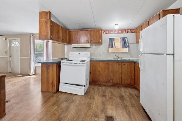 8589 SE 66TH AVENUE, Trenton, FL 32693