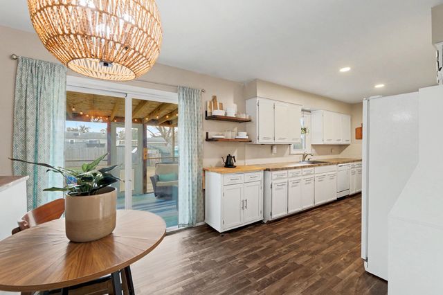 4103 W 10th St N, Wichita, KS 67212