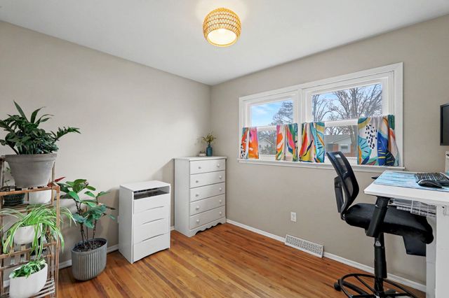 4103 W 10th St N, Wichita, KS 67212