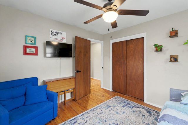 4103 W 10th St N, Wichita, KS 67212