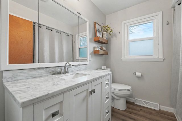 4103 W 10th St N, Wichita, KS 67212