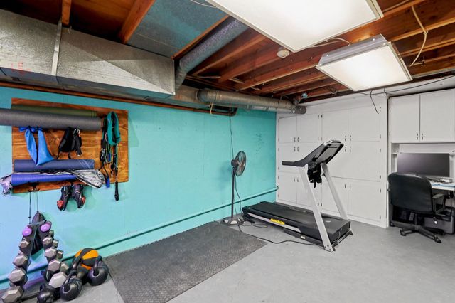 4103 W 10th St N, Wichita, KS 67212