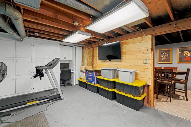 4103 W 10th St N, Wichita, KS 67212