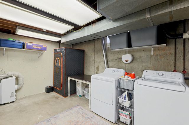 4103 W 10th St N, Wichita, KS 67212