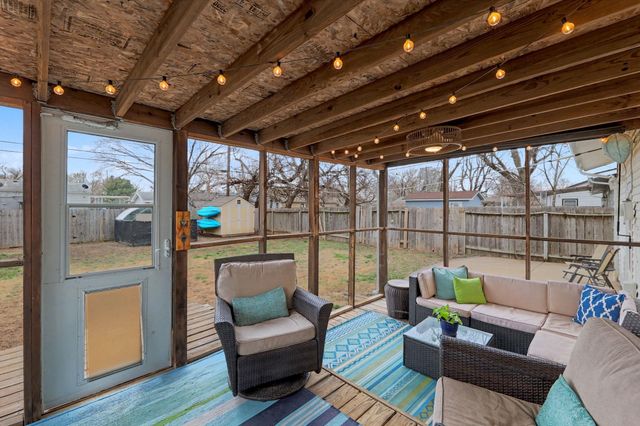 4103 W 10th St N, Wichita, KS 67212