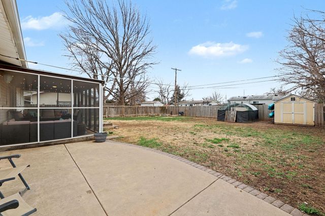 4103 W 10th St N, Wichita, KS 67212