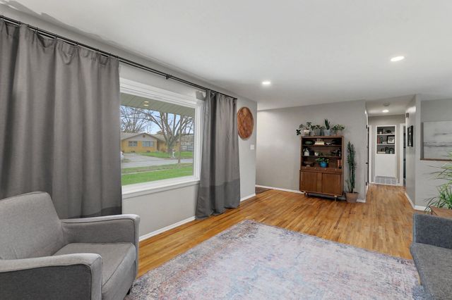 4103 W 10th St N, Wichita, KS 67212