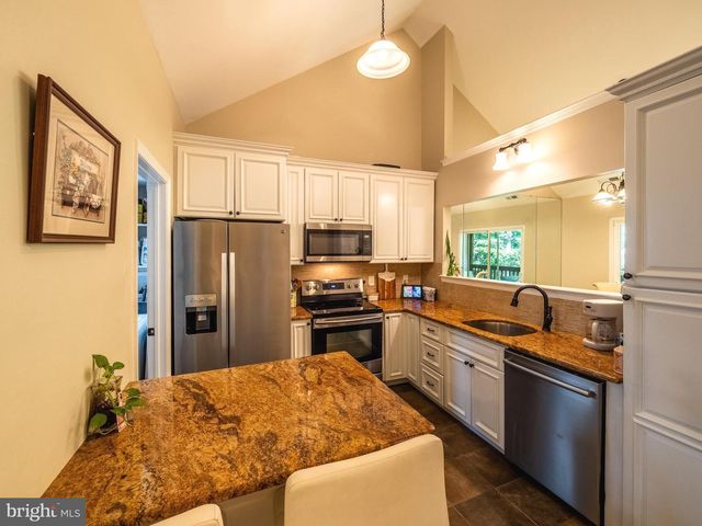 108 WOODLAKE DR, Marlton, NJ 08053