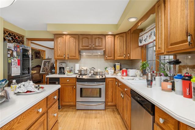 6 Lake Drive, North Providence, RI 02904