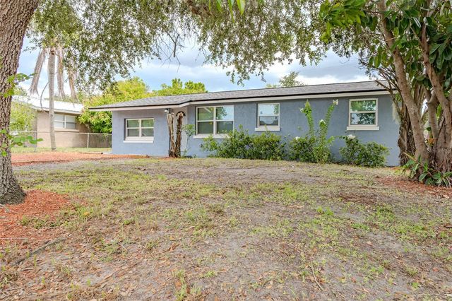 217 BETTY AVENUE S, Dundee, FL 33838