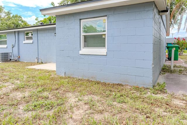 217 BETTY AVENUE S, Dundee, FL 33838