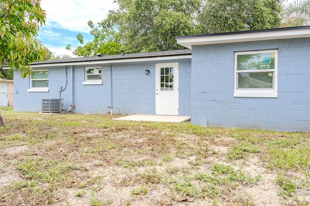 217 BETTY AVENUE S, Dundee, FL 33838