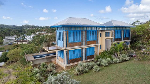 310 BRAVOS DE BOSTON, Vieques, PR 00765