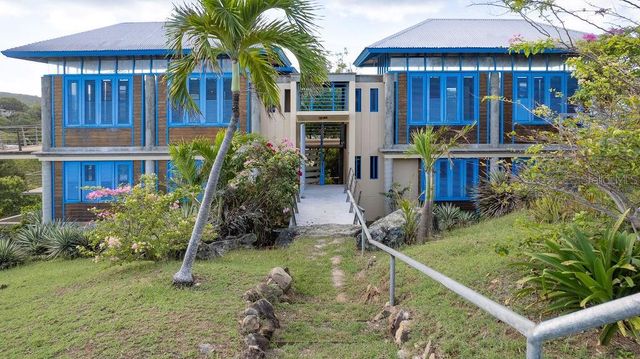 310 BRAVOS DE BOSTON, Vieques, PR 00765