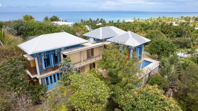 310 BRAVOS DE BOSTON, Vieques, PR 00765