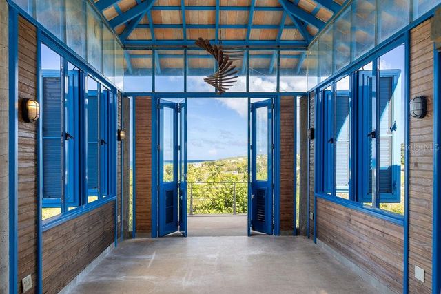 310 BRAVOS DE BOSTON, Vieques, PR 00765