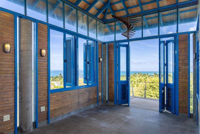 310 BRAVOS DE BOSTON, Vieques, PR 00765