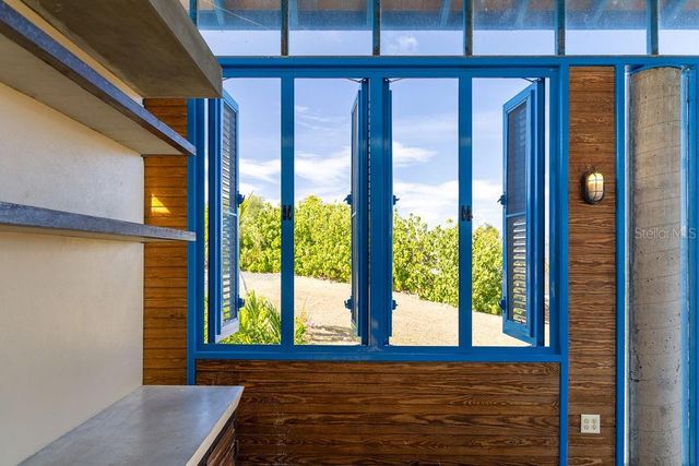 310 BRAVOS DE BOSTON, Vieques, PR 00765