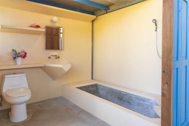 310 BRAVOS DE BOSTON, Vieques, PR 00765