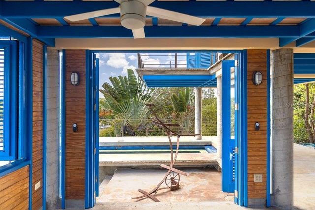 310 BRAVOS DE BOSTON, Vieques, PR 00765