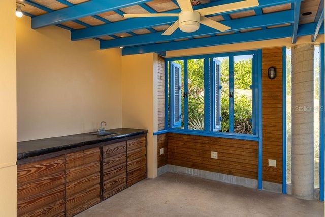 310 BRAVOS DE BOSTON, Vieques, PR 00765