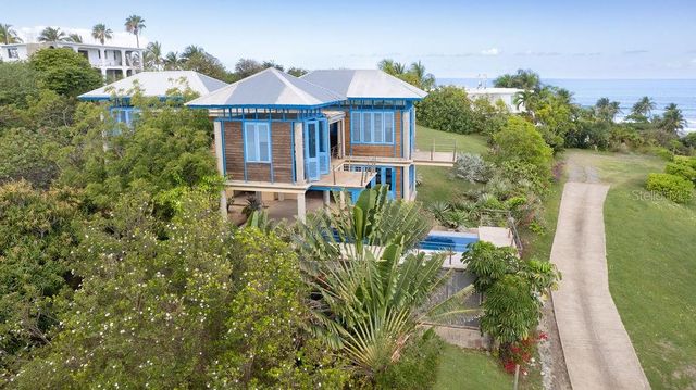 310 BRAVOS DE BOSTON, Vieques, PR 00765