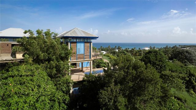 310 BRAVOS DE BOSTON, Vieques, PR 00765