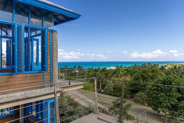 310 BRAVOS DE BOSTON, Vieques, PR 00765