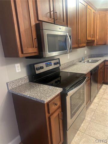 721 North Clinton Street 209, Syracuse, NY 13208