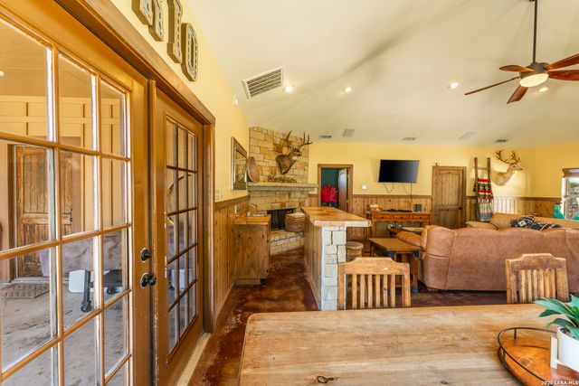 726 Tierra Linda, Concan, TX 78838