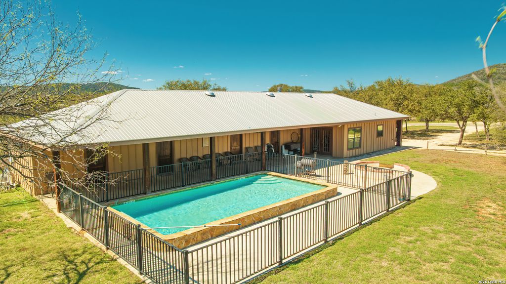 726 Tierra Linda, Concan, TX 78838