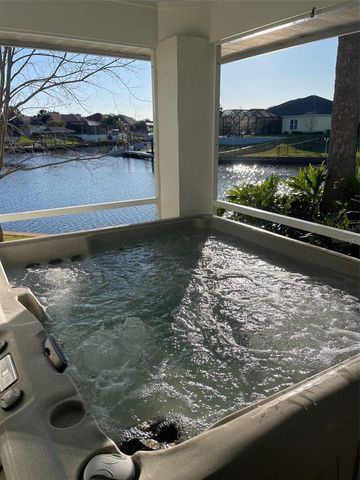 3 CREEK COURT, Palm Coast, FL 32137