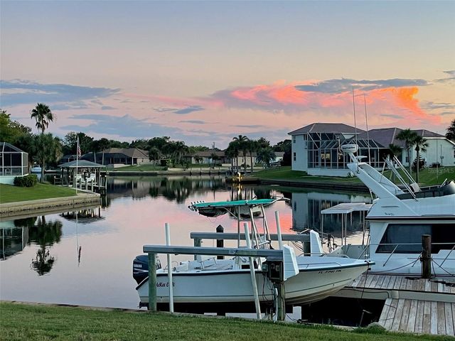 3 CREEK COURT, Palm Coast, FL 32137