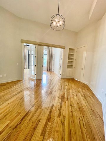 5005 Hidalgo Street 312, Houston, TX 77056