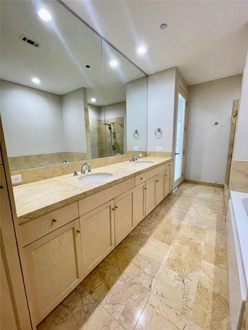 5005 Hidalgo Street 312, Houston, TX 77056