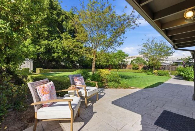 20571 Sunrise Drive, Cupertino, CA 95014