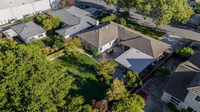 20571 Sunrise Drive, Cupertino, CA 95014